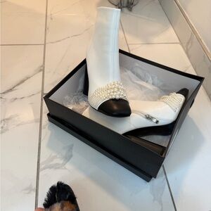 Blk/Wht two toned bootie